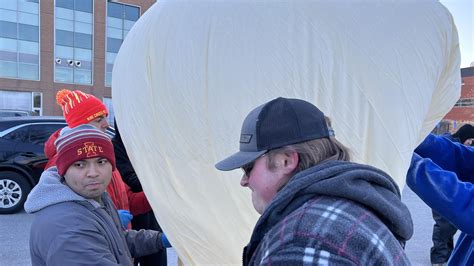 alloorn|Iowa State students launching high.